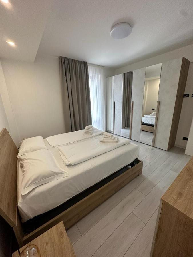 Cavour Apartment Center Bardolino Eksteriør billede